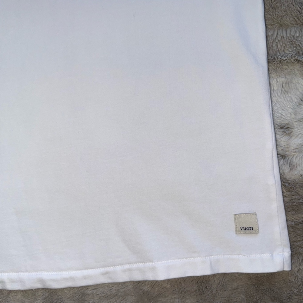 Vuori Solid White Basic Short Sleeve T-Shirt - image 7
